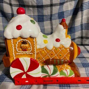 Christmas Cookie Jar, Hobby Lobby 2010, Gingerbread Christmas train cookie Jar